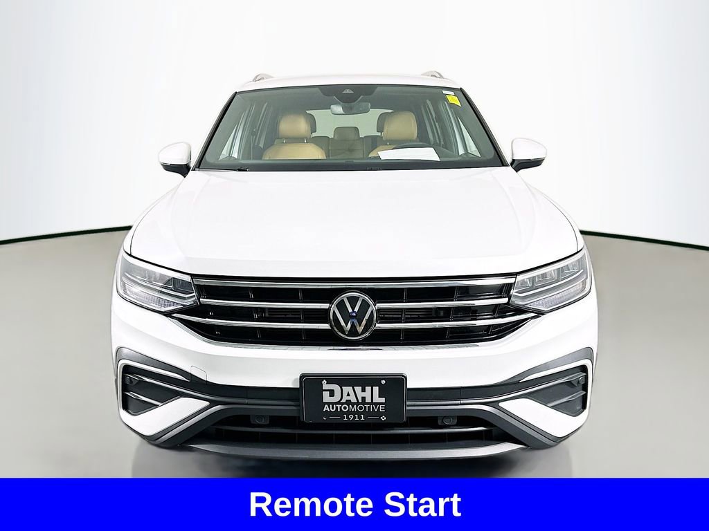 Used 2023 Volkswagen Tiguan SE image 2