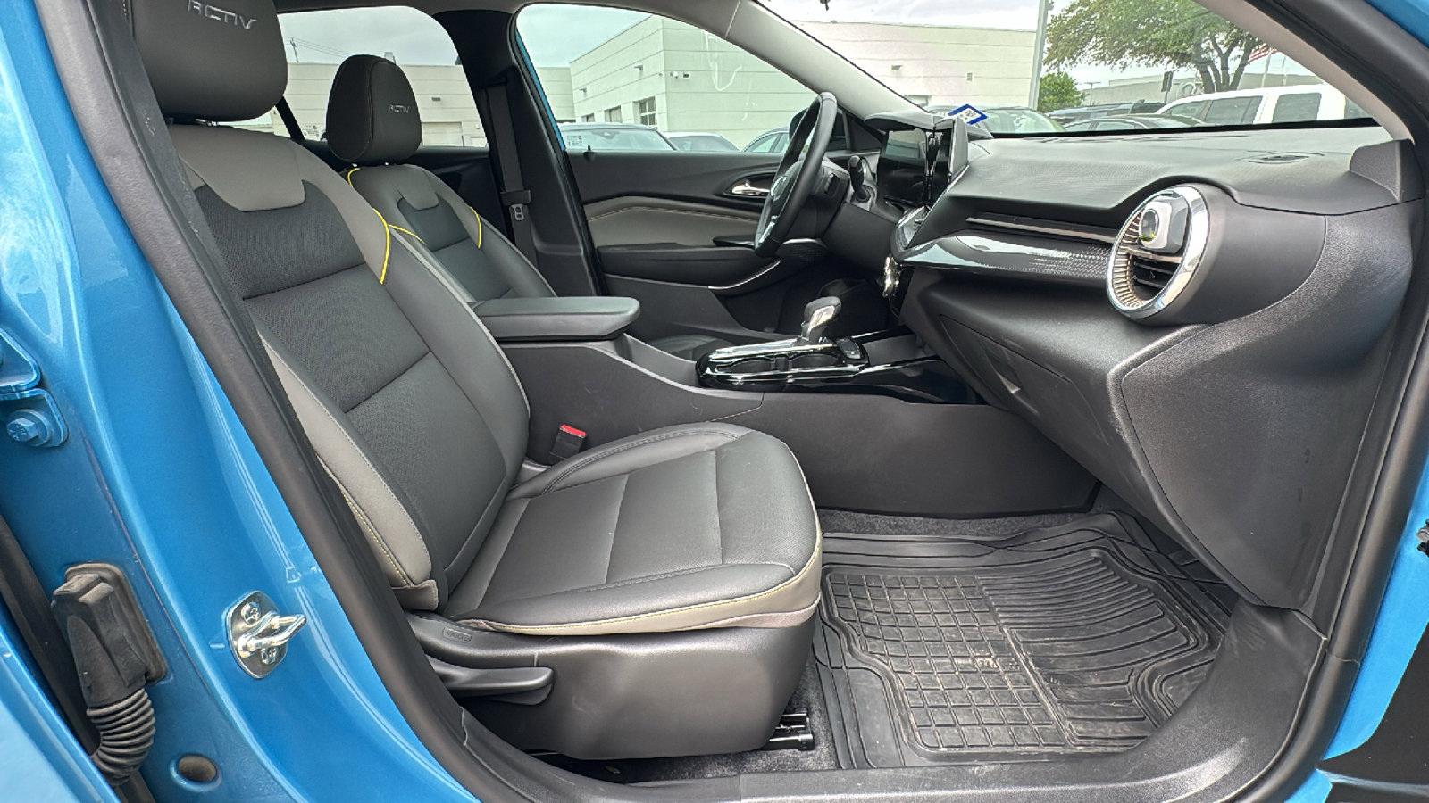 Used 2025 Chevrolet Trax ACTIV w/ Driver Confidence Package FWD image 27