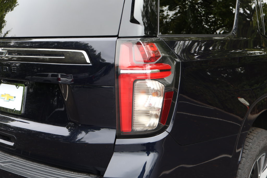 Used 2022 Chevrolet Tahoe Z71 w/ Luxury Package AWD/4WD image 10
