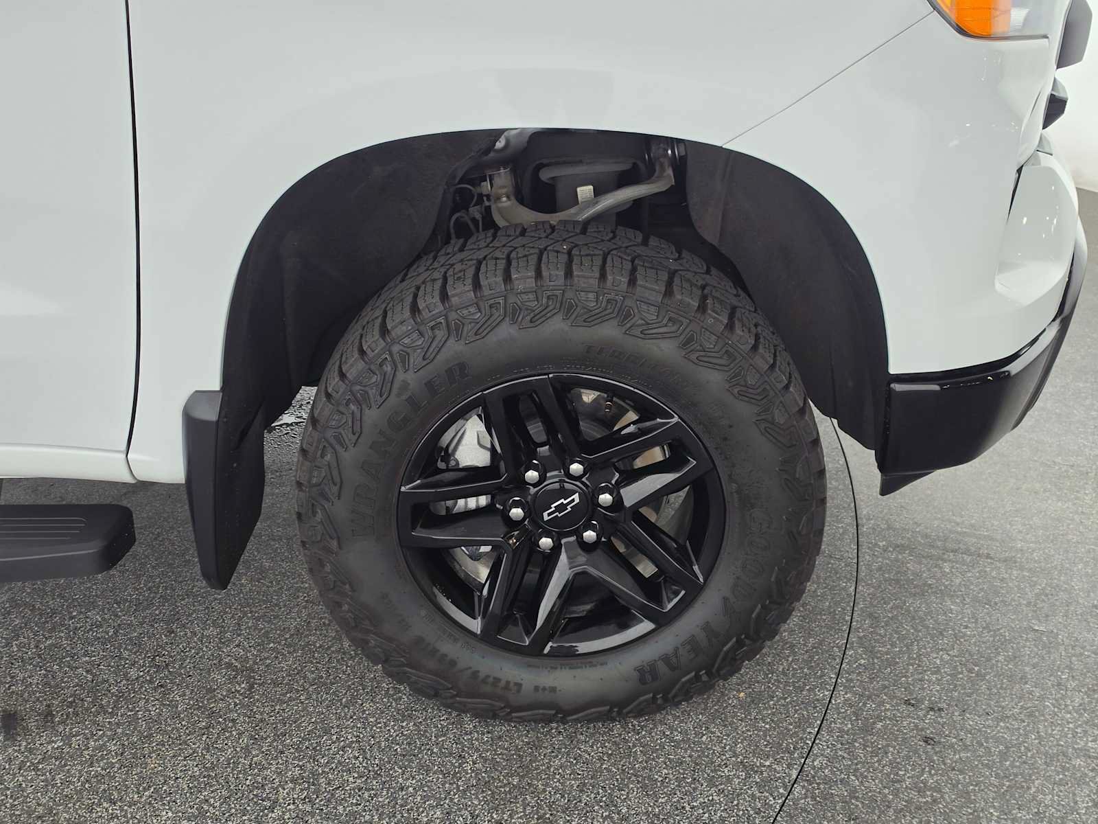 Used 2025 Chevrolet Silverado 1500 Custom Trail Boss AWD/4WD image 9