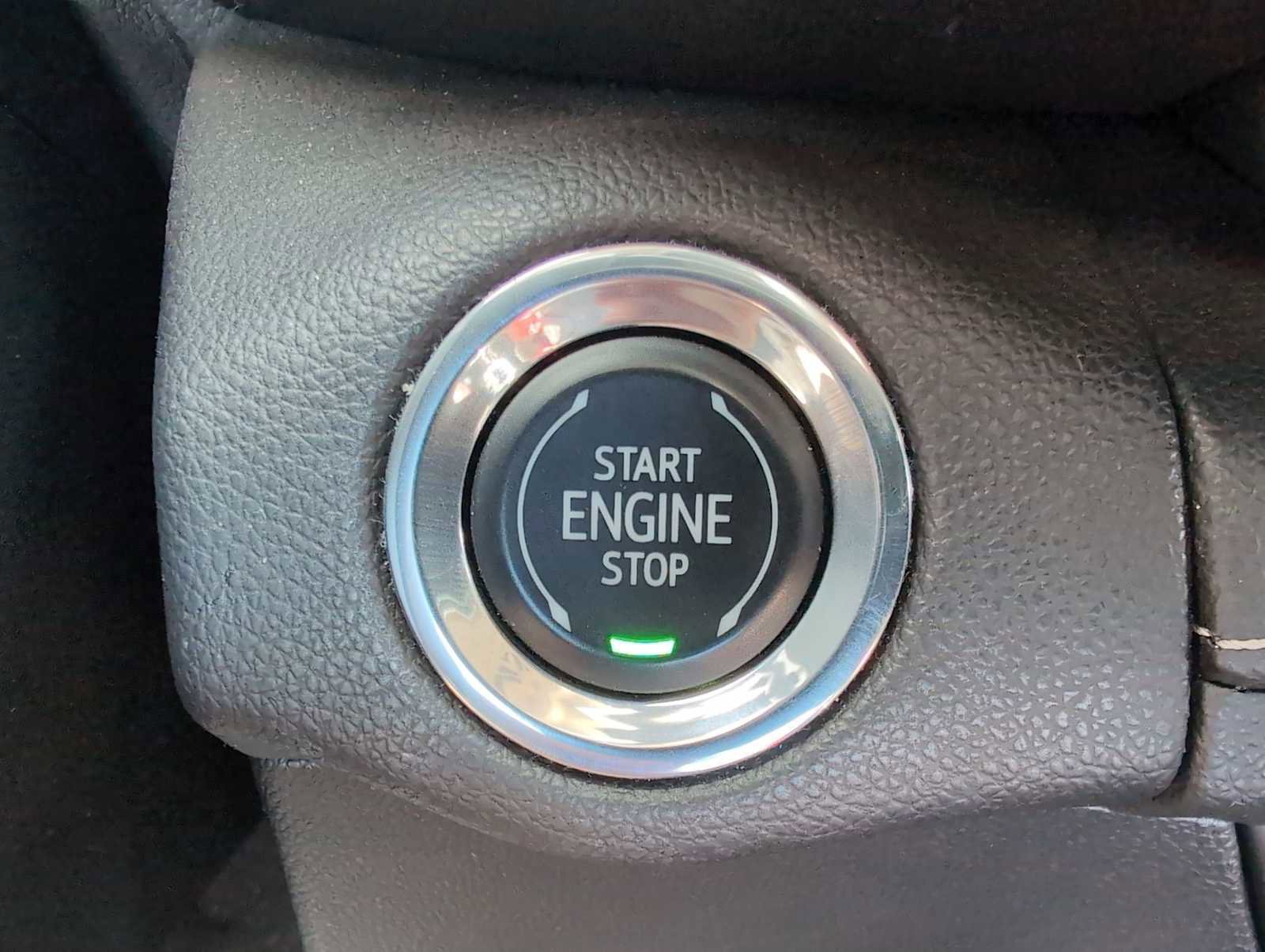 Used 2023 Buick Envision Avenir image 17