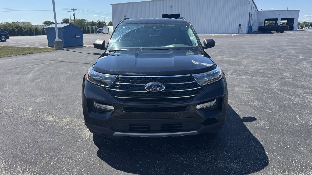 Used 2023 Ford Explorer XLT w/ Equipment Group 202A image 2