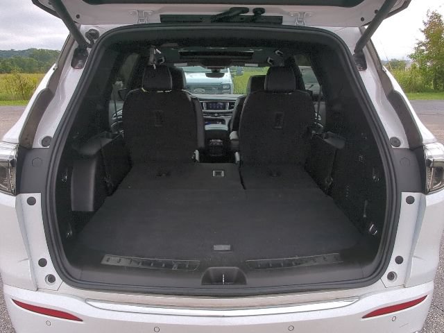Used 2022 Buick Enclave Avenir w/ Avenir Technology Package AWD/4WD image 20