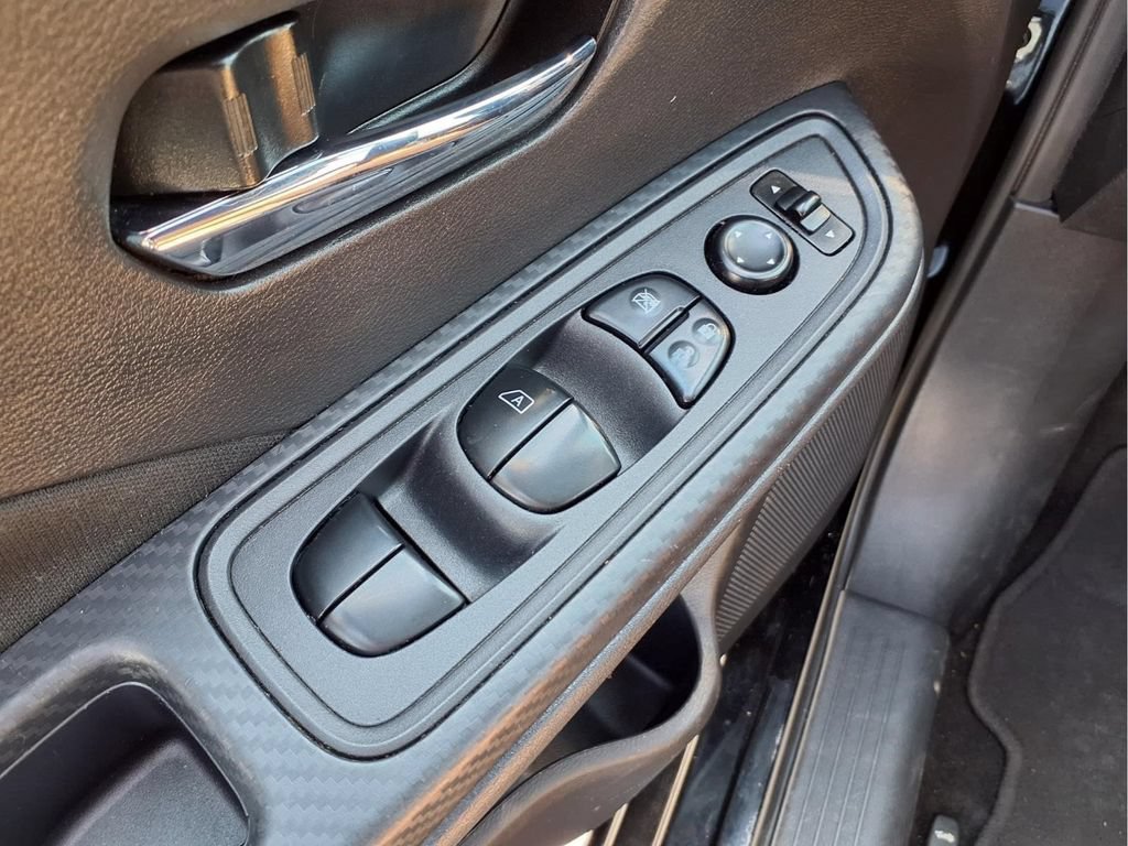 Used 2021 Nissan Versa SV FWD image 18