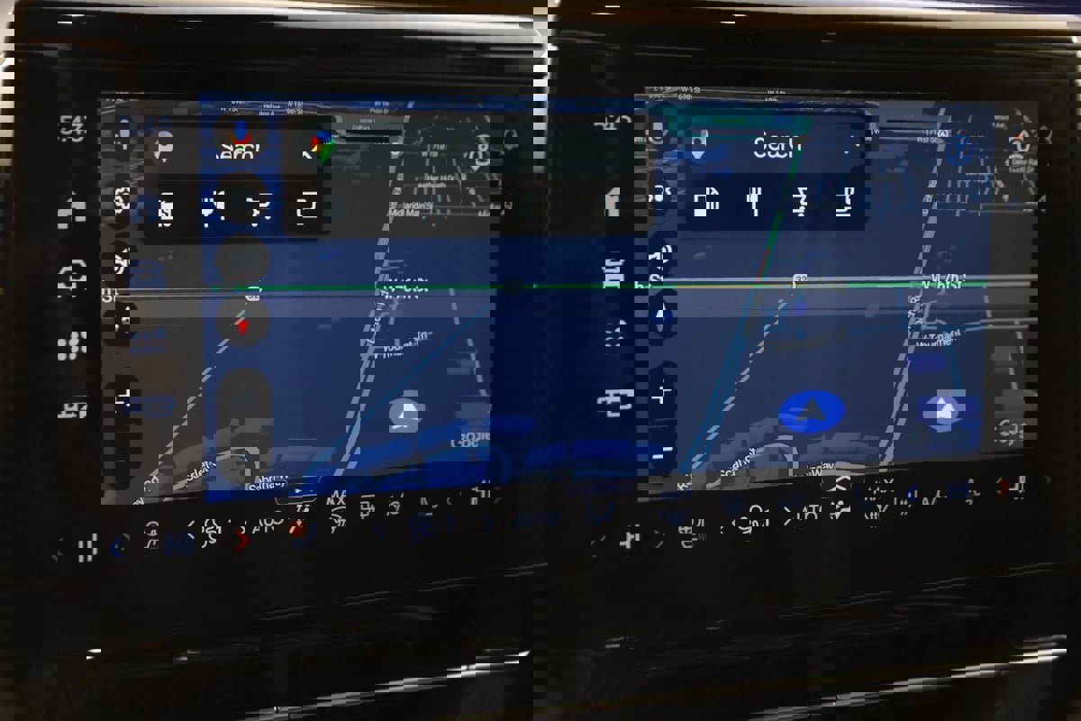 Used 2025 Lincoln Nautilus Premier image 9