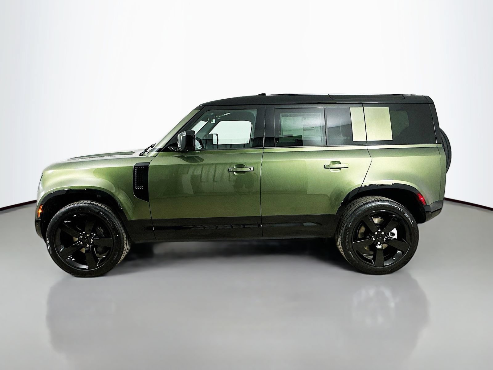 New 2026 Land Rover Defender 110 X-Dynamic SE AWD/4WD image 8
