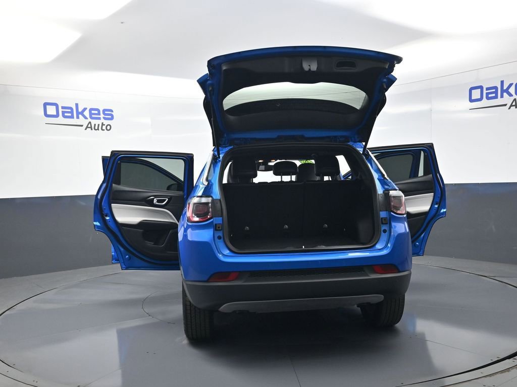 Used 2024 Jeep Compass Limited image 56