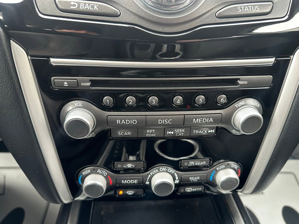 Used 2020 Nissan Pathfinder SV FWD image 16