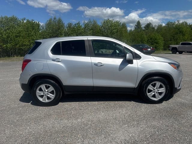 Used 2020 Chevrolet Trax LS w/ Tint and Cruise Package FWD image 7
