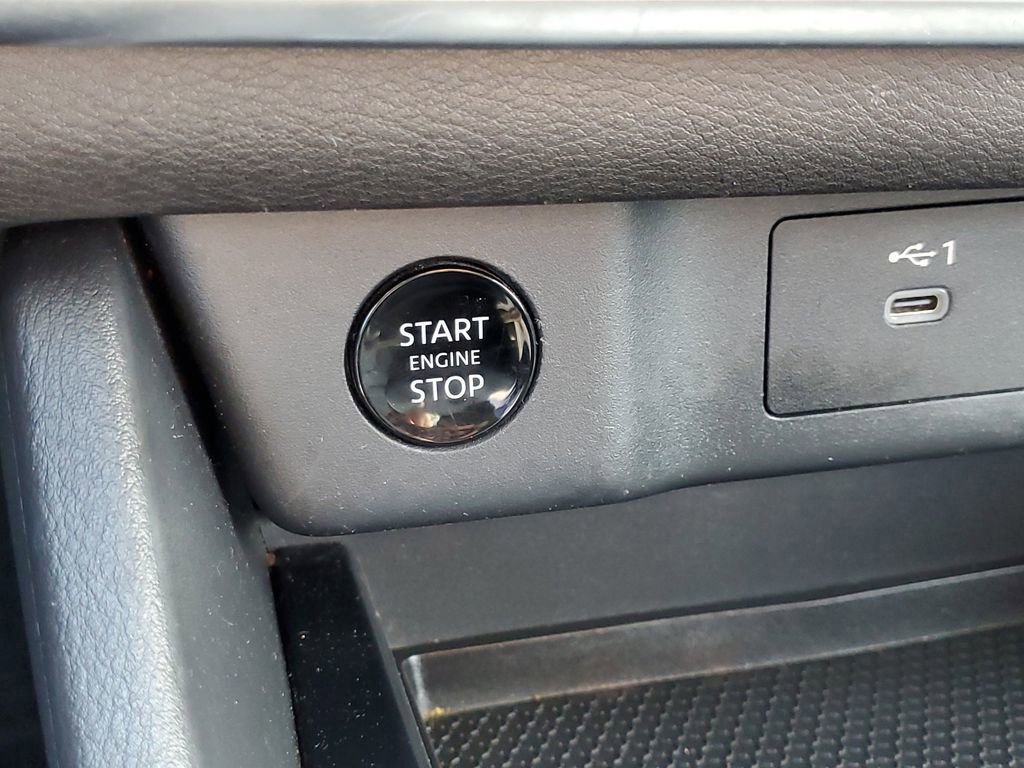 Used 2024 Nissan Rogue SV AWD/4WD image 29