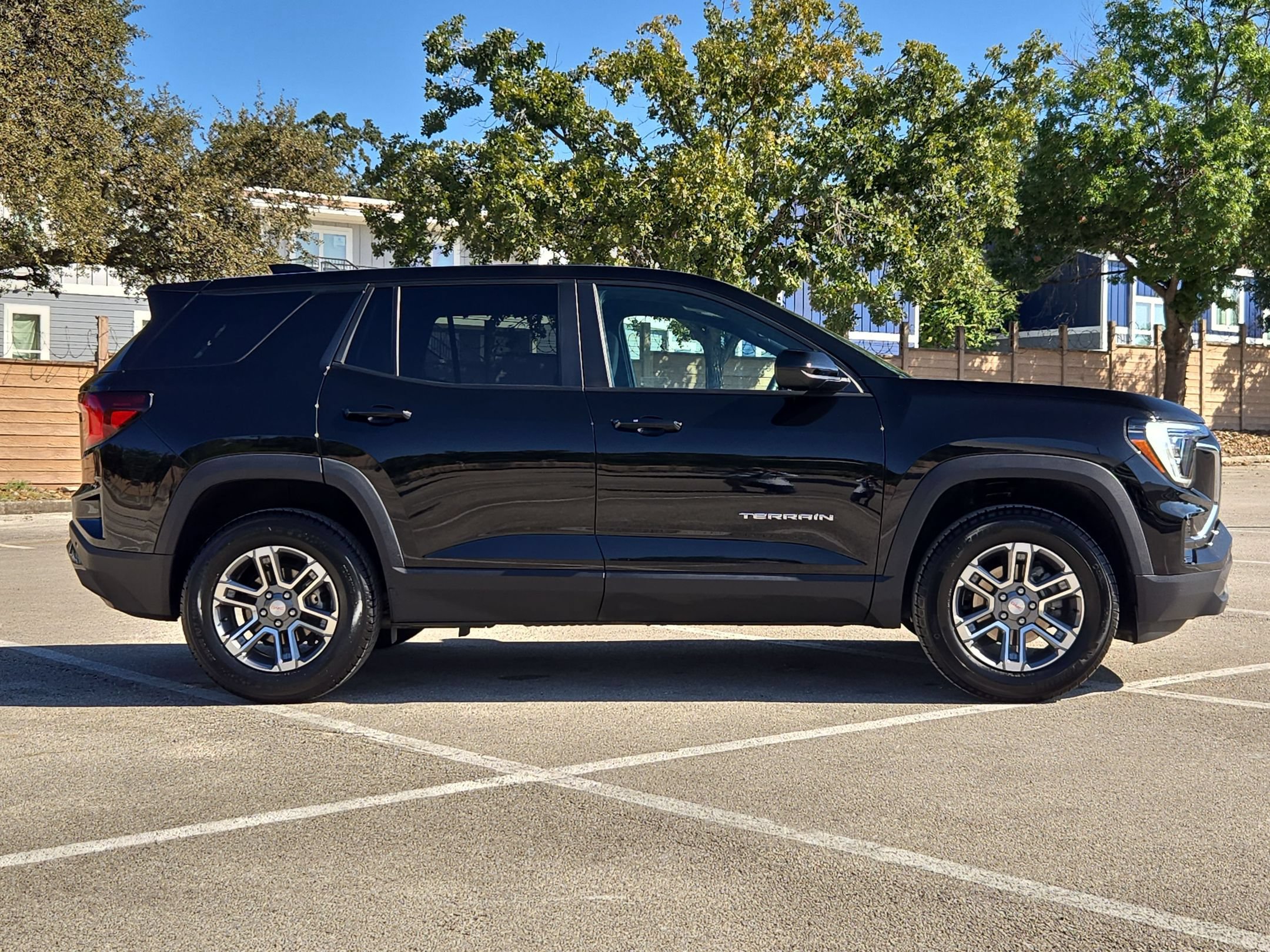 Used 2026 GMC Terrain Elevation FWD image 2