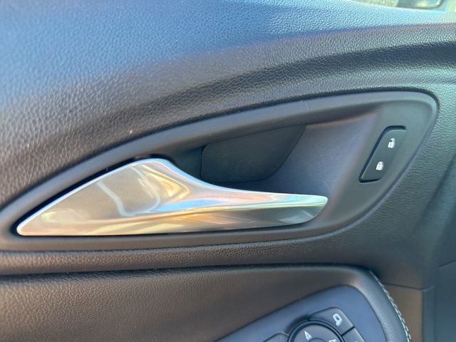 Used 2024 Buick Encore GX Sport Touring image 17