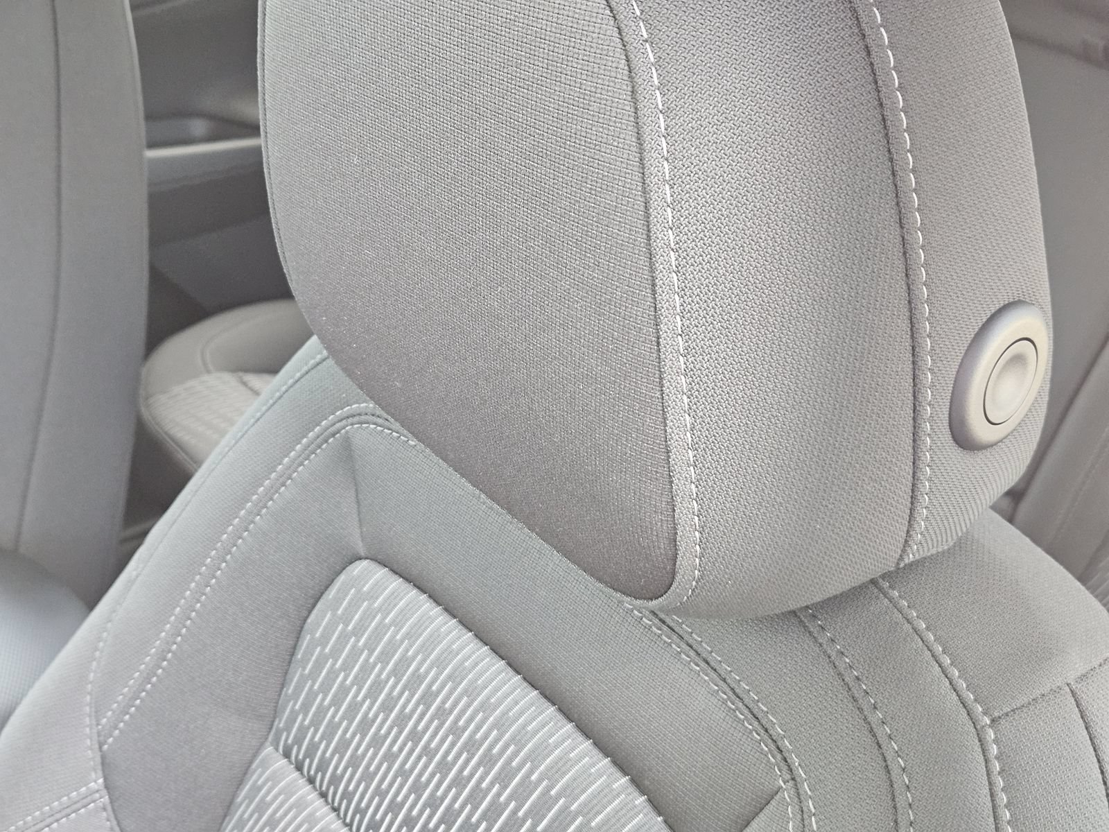New 2027 Chevrolet Equinox LT w/ Safety and Technology Package FWD image 16