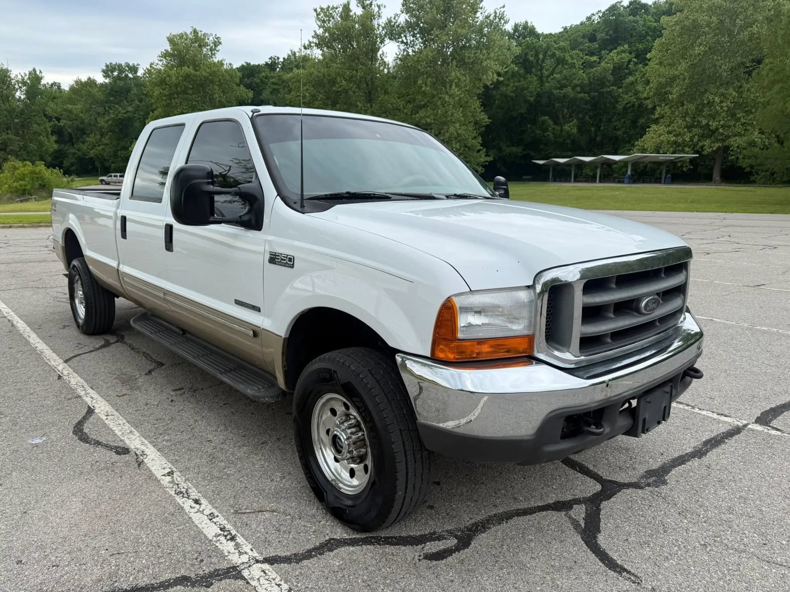 Used 2000 Ford F350 4x4 Crew Cab Super Duty image 3