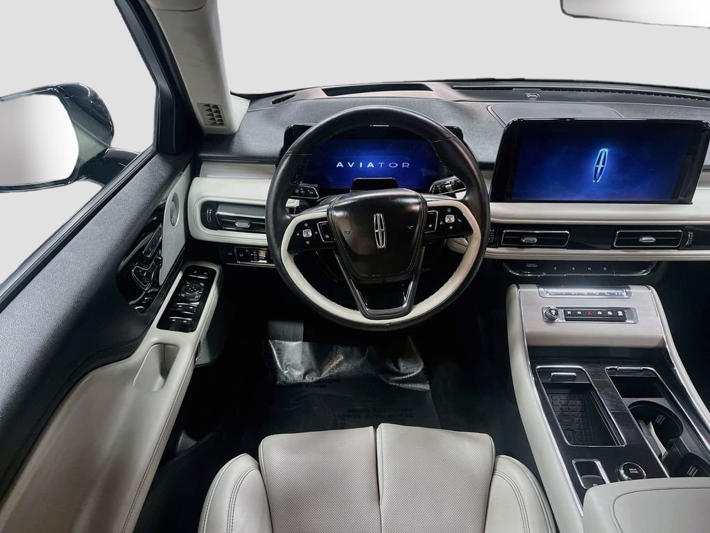 Used 2025 Lincoln Aviator Reserve w/ Equipment Group 201A AWD/4WD image 24