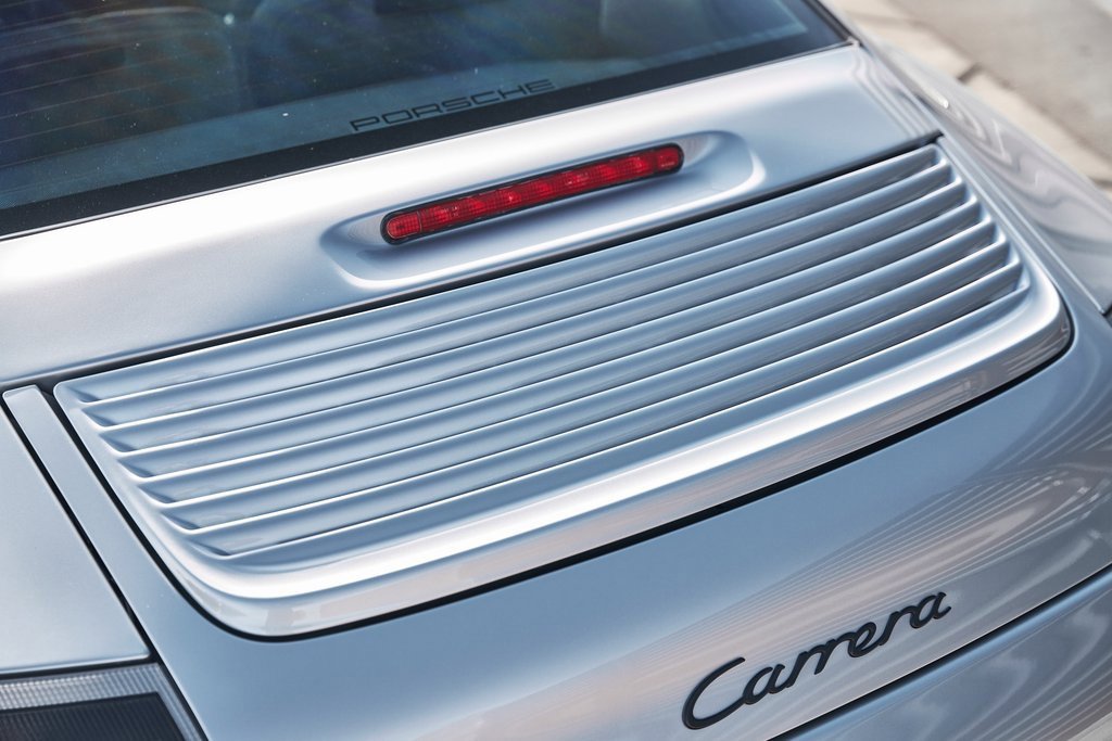 Used 2002 Porsche 911 Carrera image 9