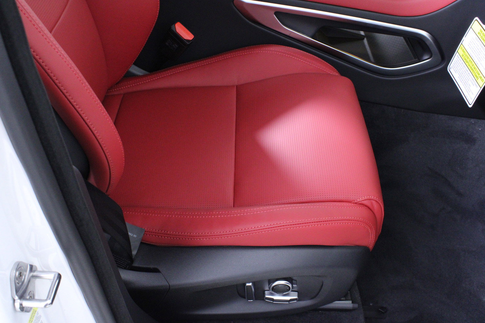 New 2025 Jaguar F-PACE R-Dynamic S image 13