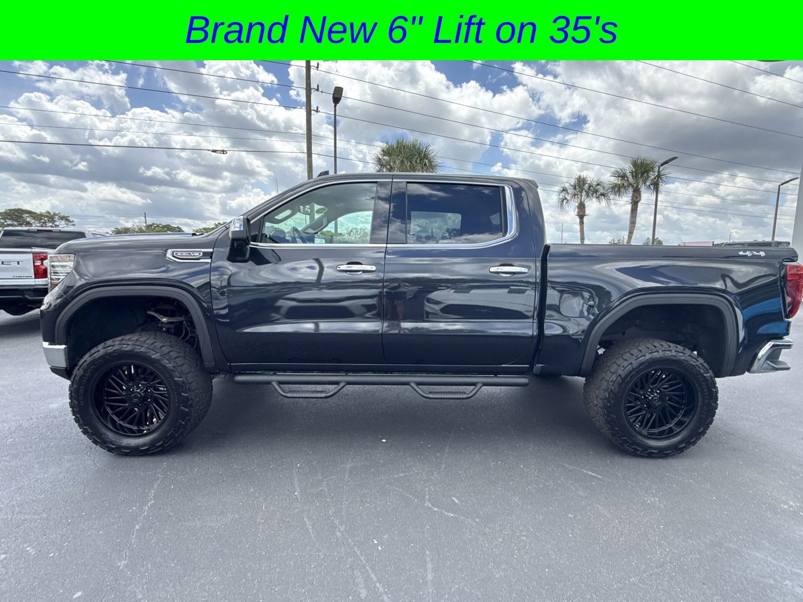 Used 2025 GMC Sierra 1500 SLT AWD/4WD image 7