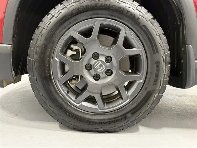 Used 2025 Honda Pilot TrailSport image 8