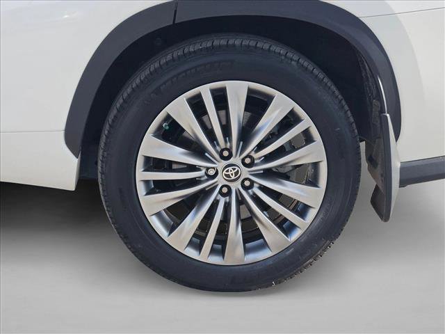 Certified 2021 Toyota Highlander Platinum image 27
