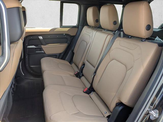 New 2026 Land Rover Defender 110 X-Dynamic SE AWD/4WD image 16