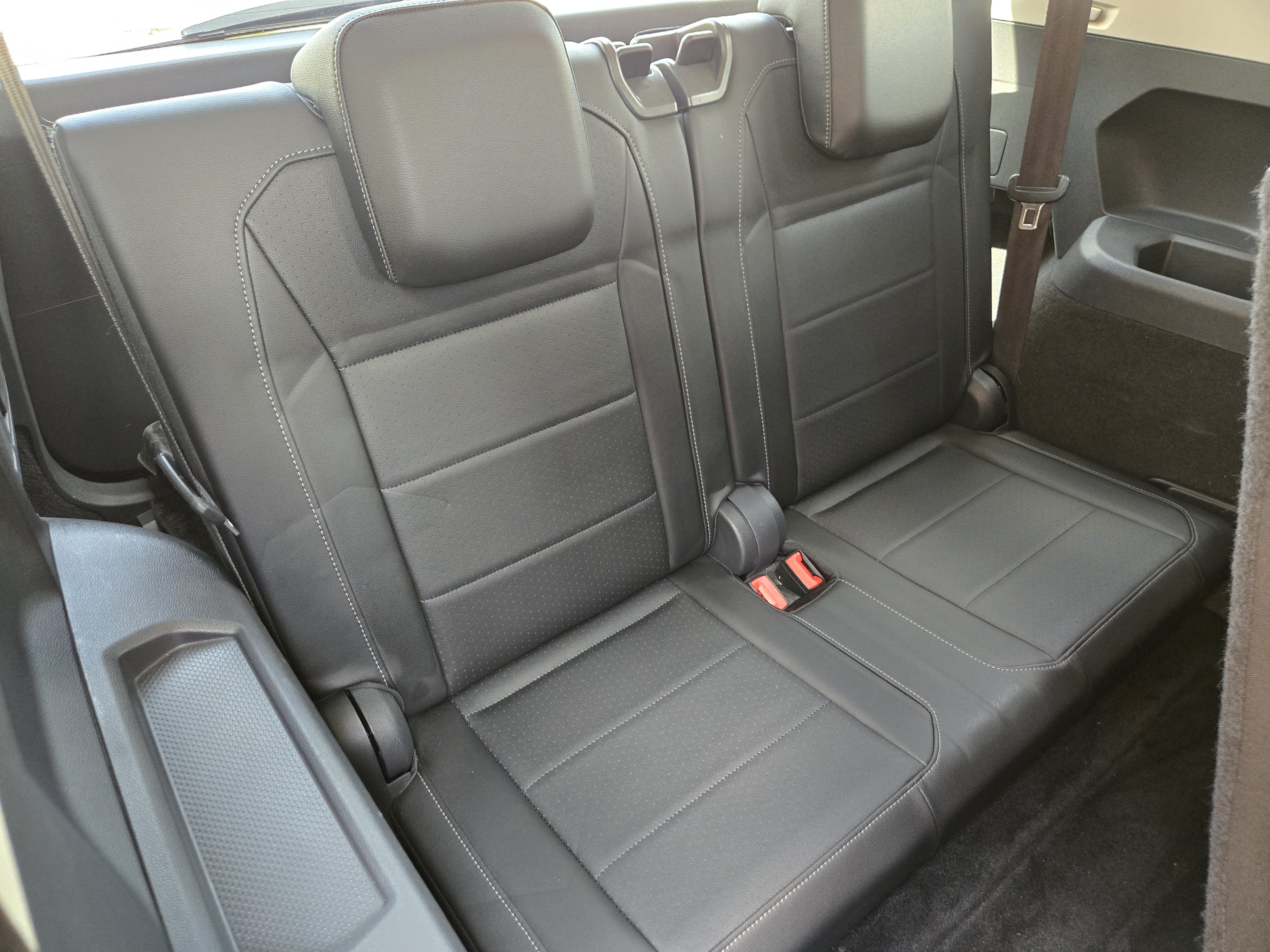 Used 2019 Volkswagen Tiguan SE FWD image 19