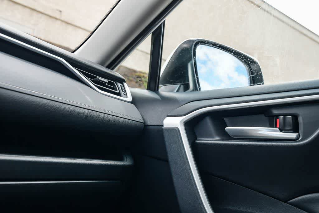 Certified 2025 Toyota RAV4 XLE w/ Convenience Package FWD image 22