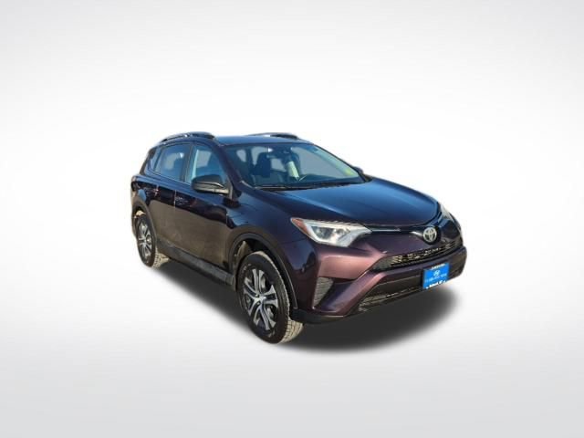 Used 2017 Toyota RAV4 LE video 3