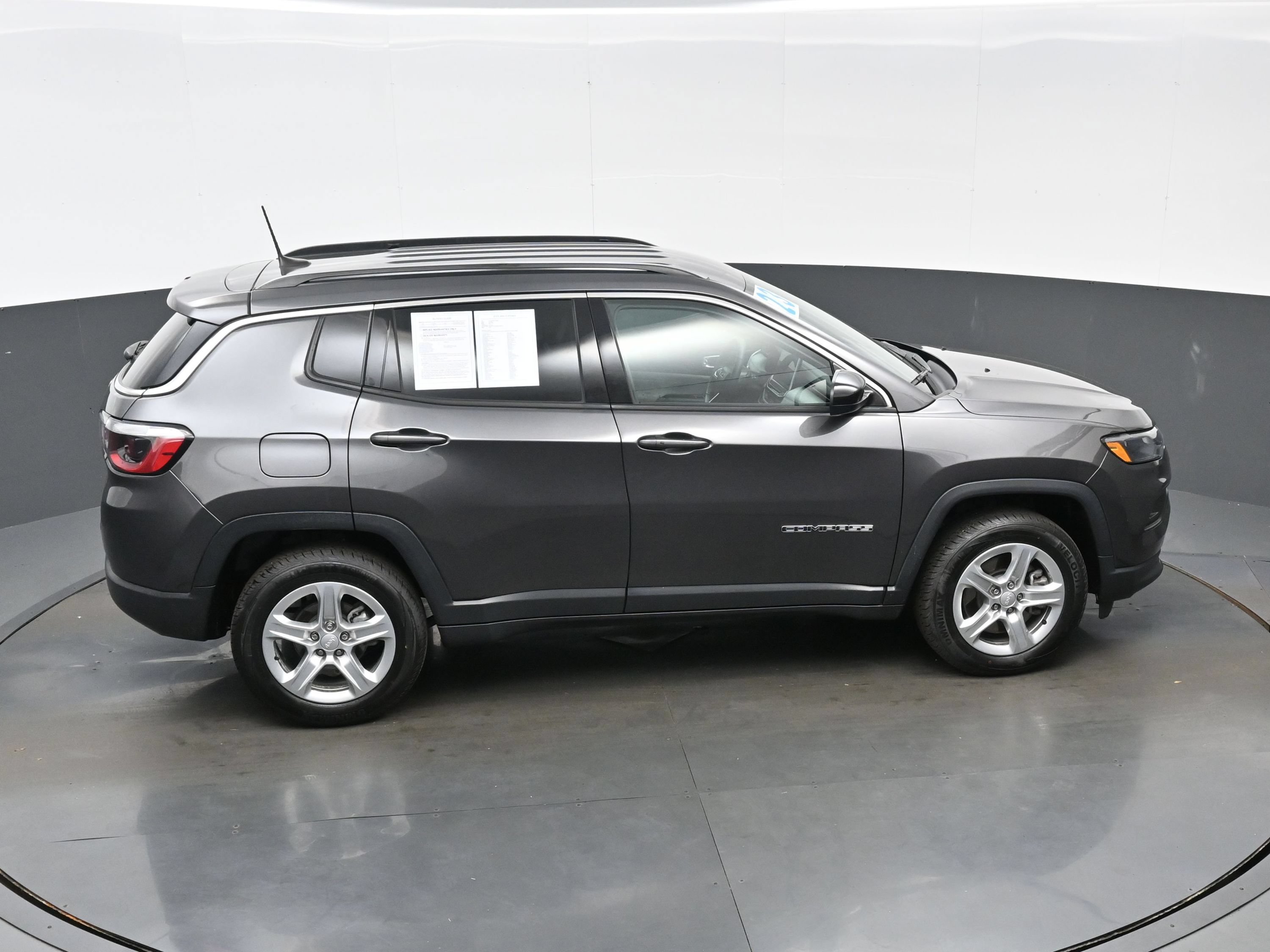 Used 2023 Jeep Compass Latitude w/ Convenience Group AWD/4WD image 41