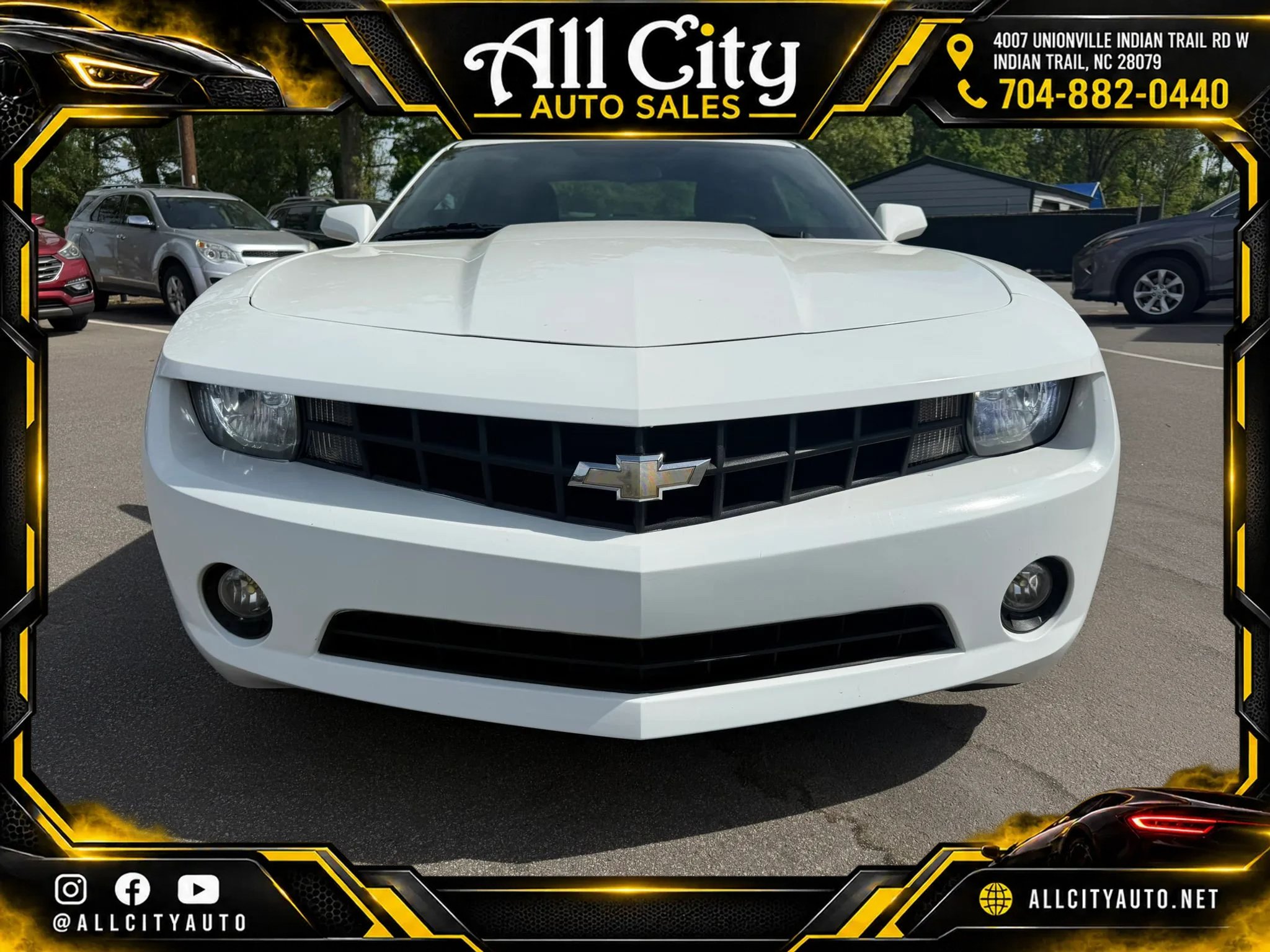 Used 2013 Chevrolet Camaro LT RWD image 2