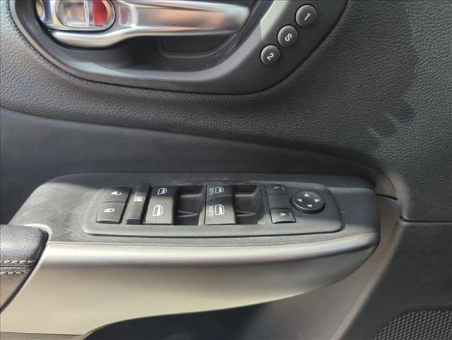 Used 2020 Jeep Cherokee Limited image 25