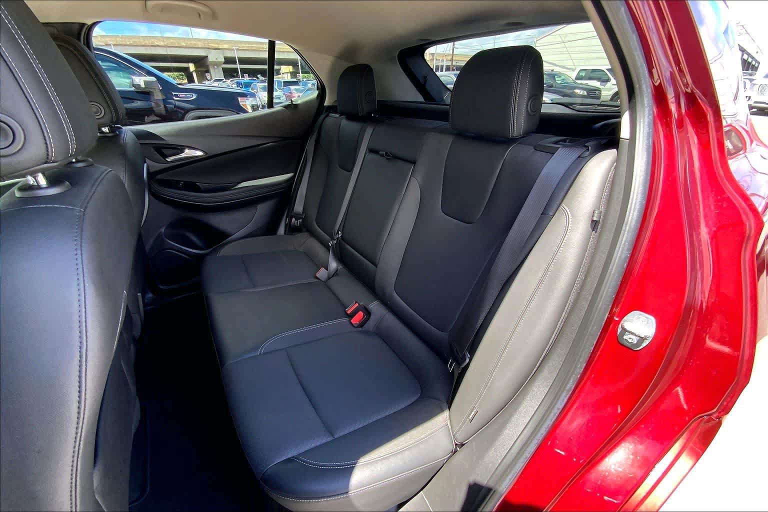 Used 2023 Buick Encore GX Select w/ Sport Touring Package FWD image 29
