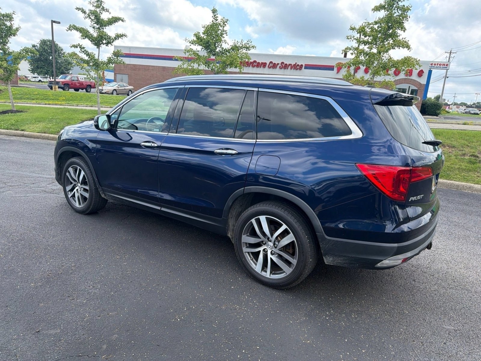 Used 2018 Honda Pilot Elite image 4