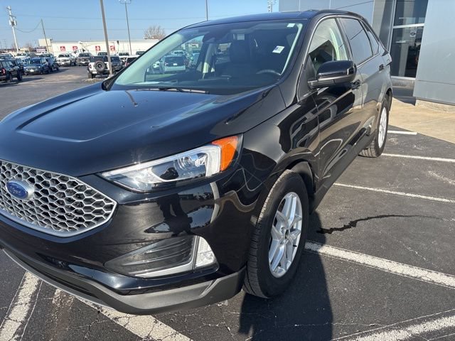 Used 2024 Ford Edge SEL w/ Convenience Package AWD/4WD image 4