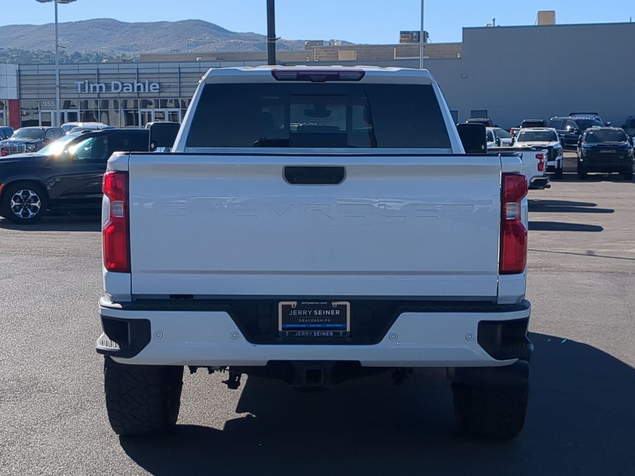 Used 2023 Chevrolet Silverado 3500 High Country w/ Z71 Off-Road Package AWD/4WD image 4