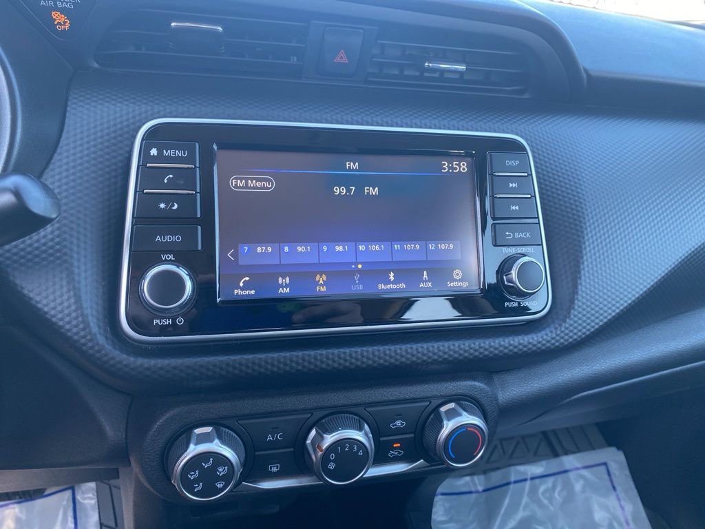 Used 2022 Nissan Kicks S image 28