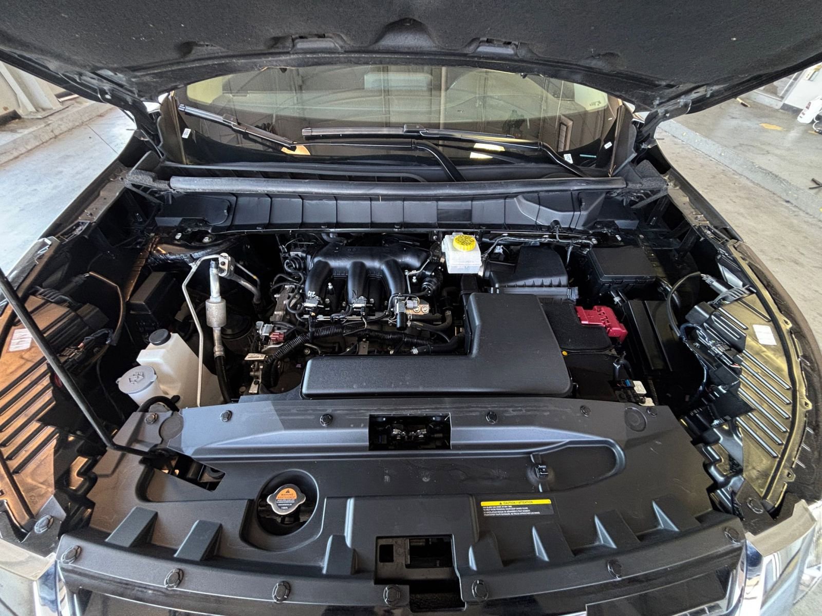 Used 2025 Nissan Pathfinder SV image 40