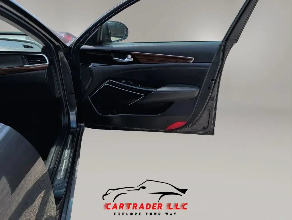 Used 2019 Kia Cadenza Technology FWD image 17