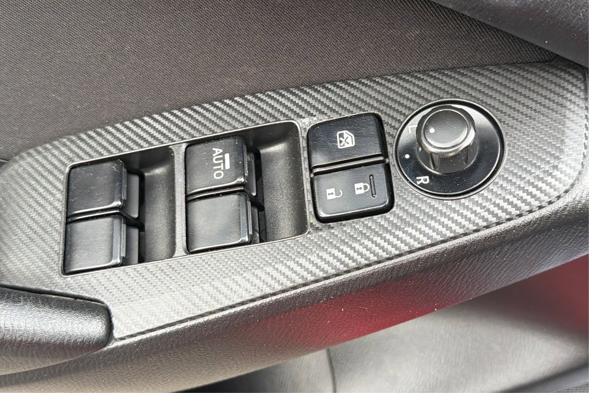 Used 2016 MAZDA MAZDA3 i Sport FWD image 33