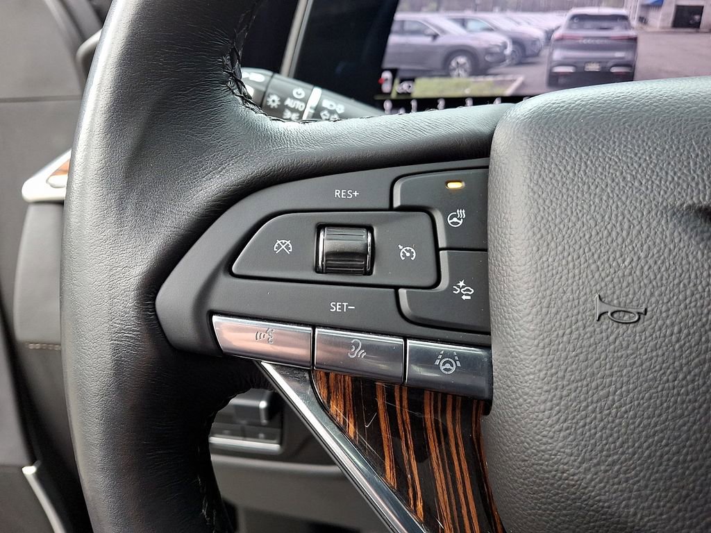 Used 2023 Cadillac Escalade Premium Luxury w/ LPO, Radiant Package AWD/4WD image 24