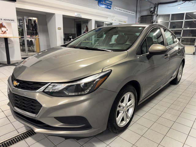 Used 2017 Chevrolet Cruze LT w/ Convenience Package image 7