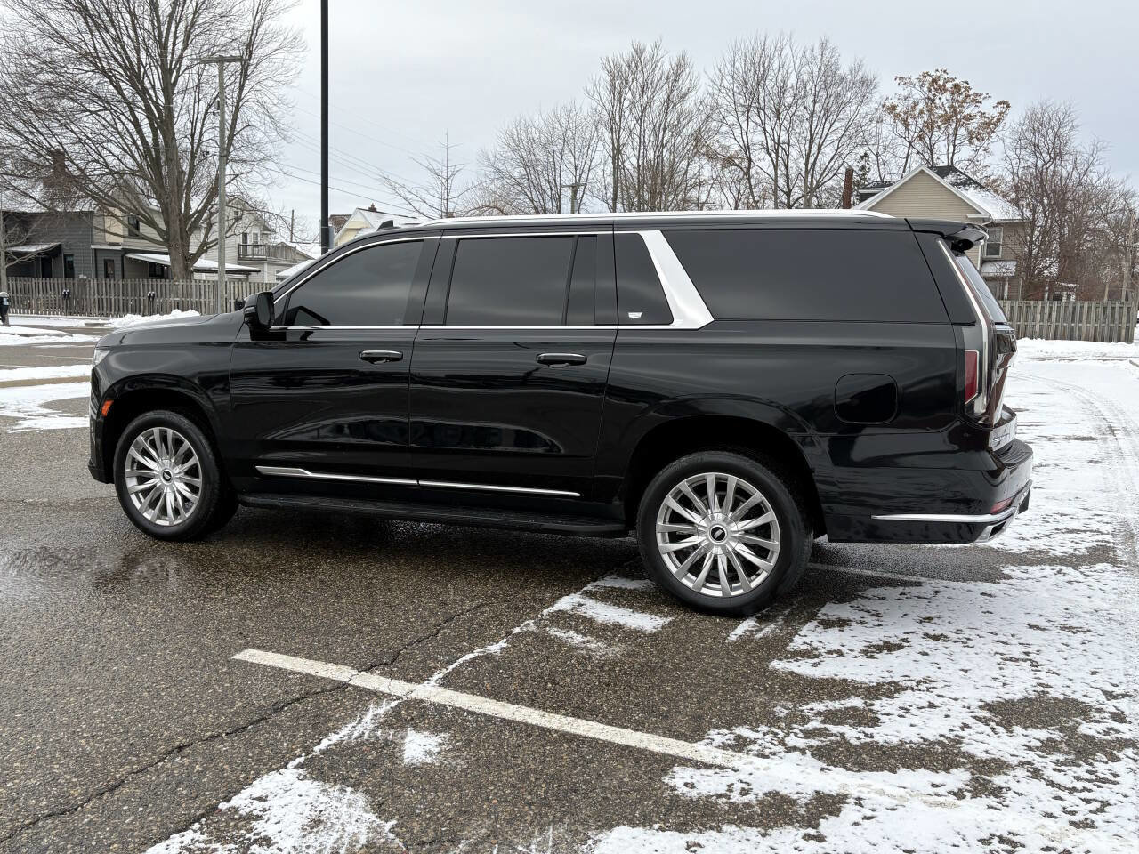 Used 2021 Cadillac Escalade ESV Premium Luxury image 23