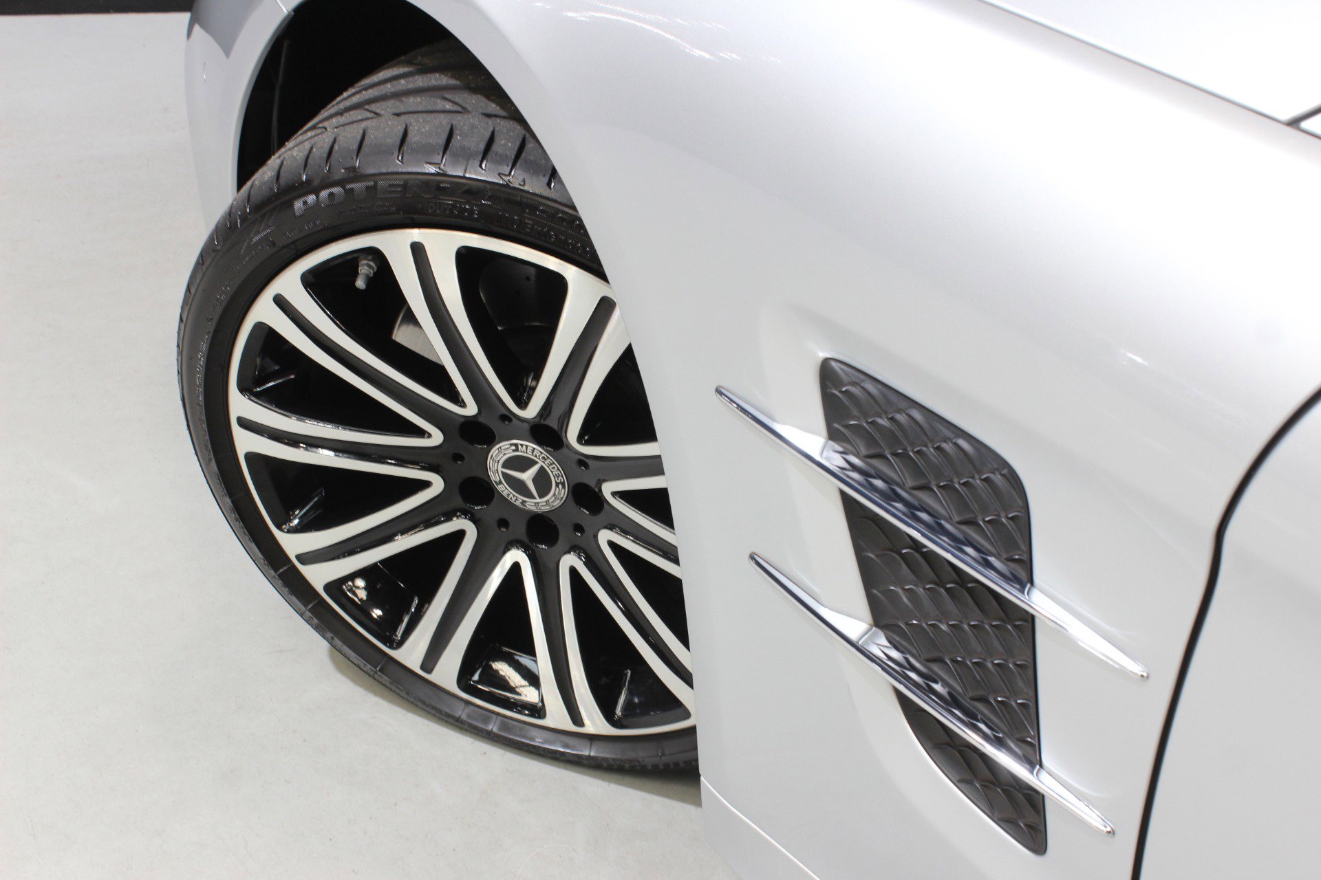 Used 2019 Mercedes-Benz SL 450 SL 450 Driver Assistance w/ Premium Package image 26