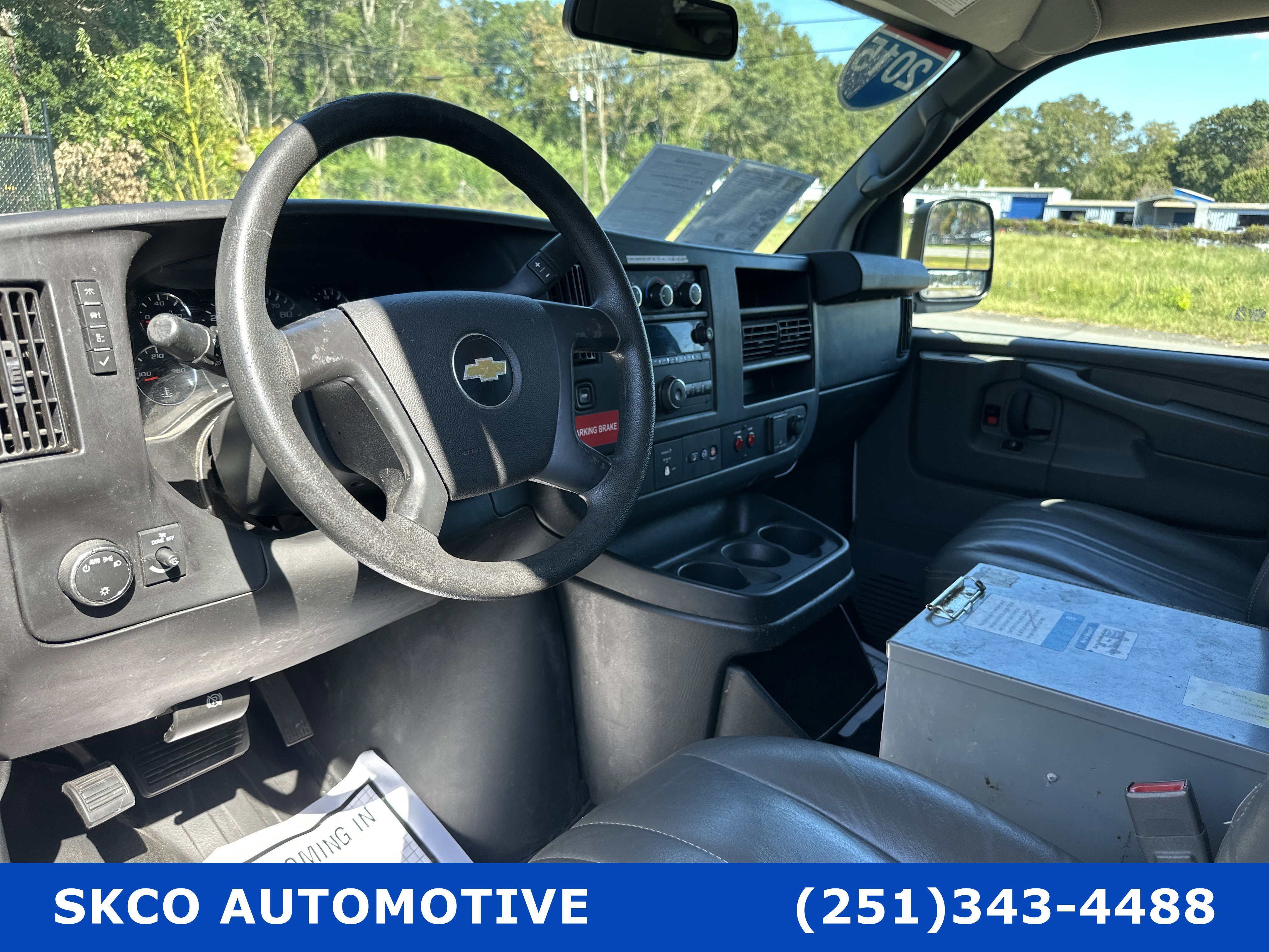Used 2015 Chevrolet Express 2500 image 19
