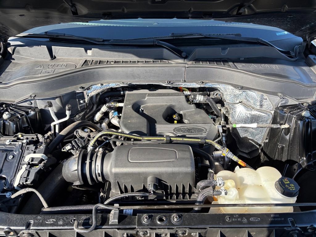 Used 2020 Ford Explorer XLT image 25
