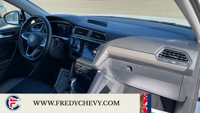 Used 2023 Volkswagen Tiguan SE image 30