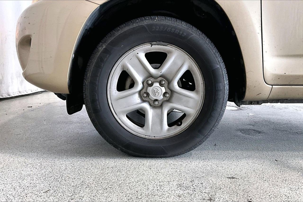 Used 2012 Toyota RAV4 FWD w/ Value Pkg image 6