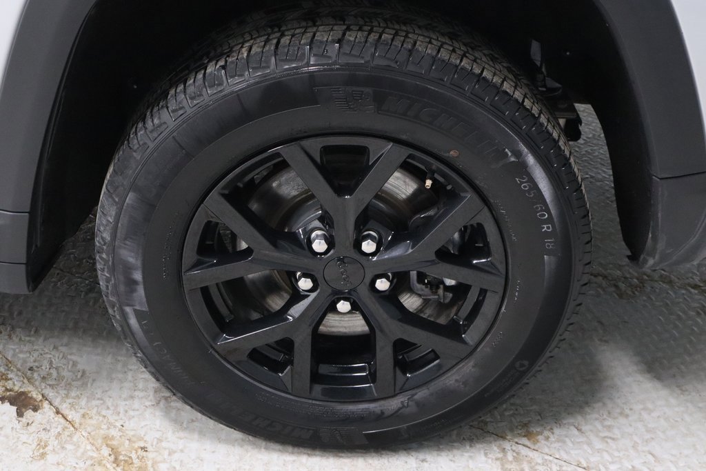 Used 2024 Jeep Grand Cherokee L Laredo image 18