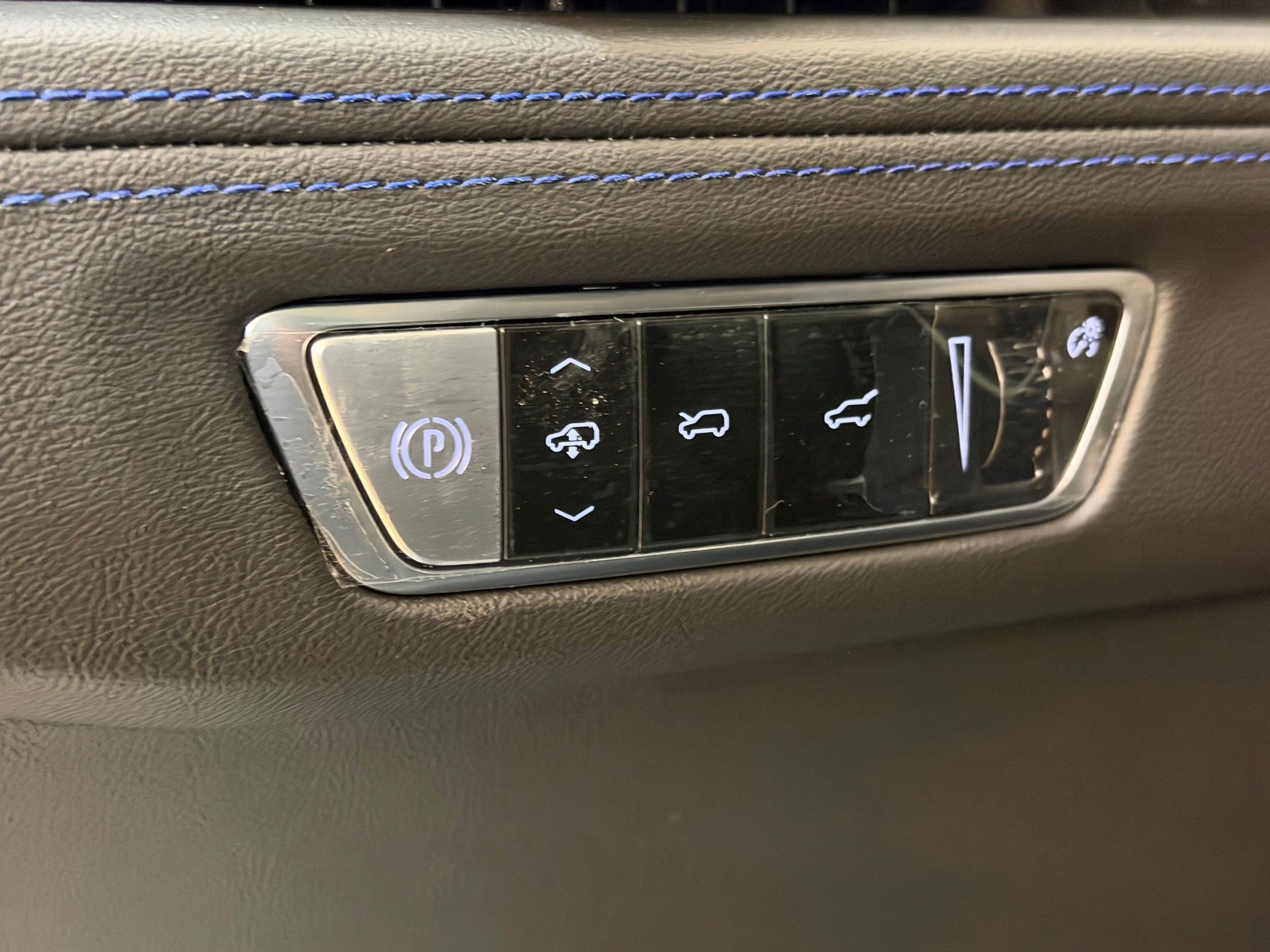 New 2026 Cadillac Escalade IQ Luxury 1 w/ LPO, Floor Liner Package AWD/4WD image 18