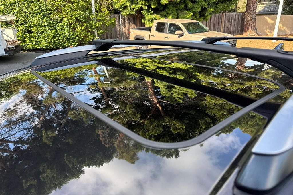 Certified 2018 Toyota RAV4 XLE AWD/4WD image 25